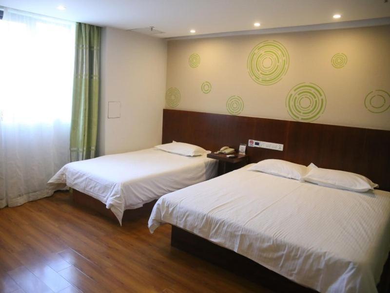Hotel Vatica International Tourism Luoshan Road Subway Station 3*
