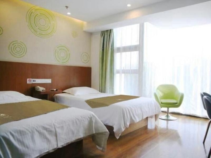 Vatica International Tourism Luoshan Road Subway Station Hotel