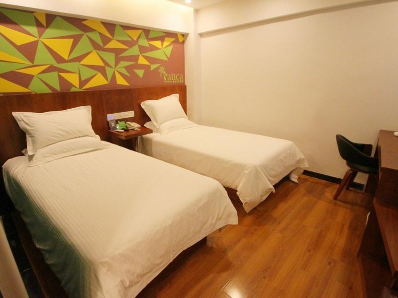 Vatica International Tourism Luoshan Road Subway Station 3*