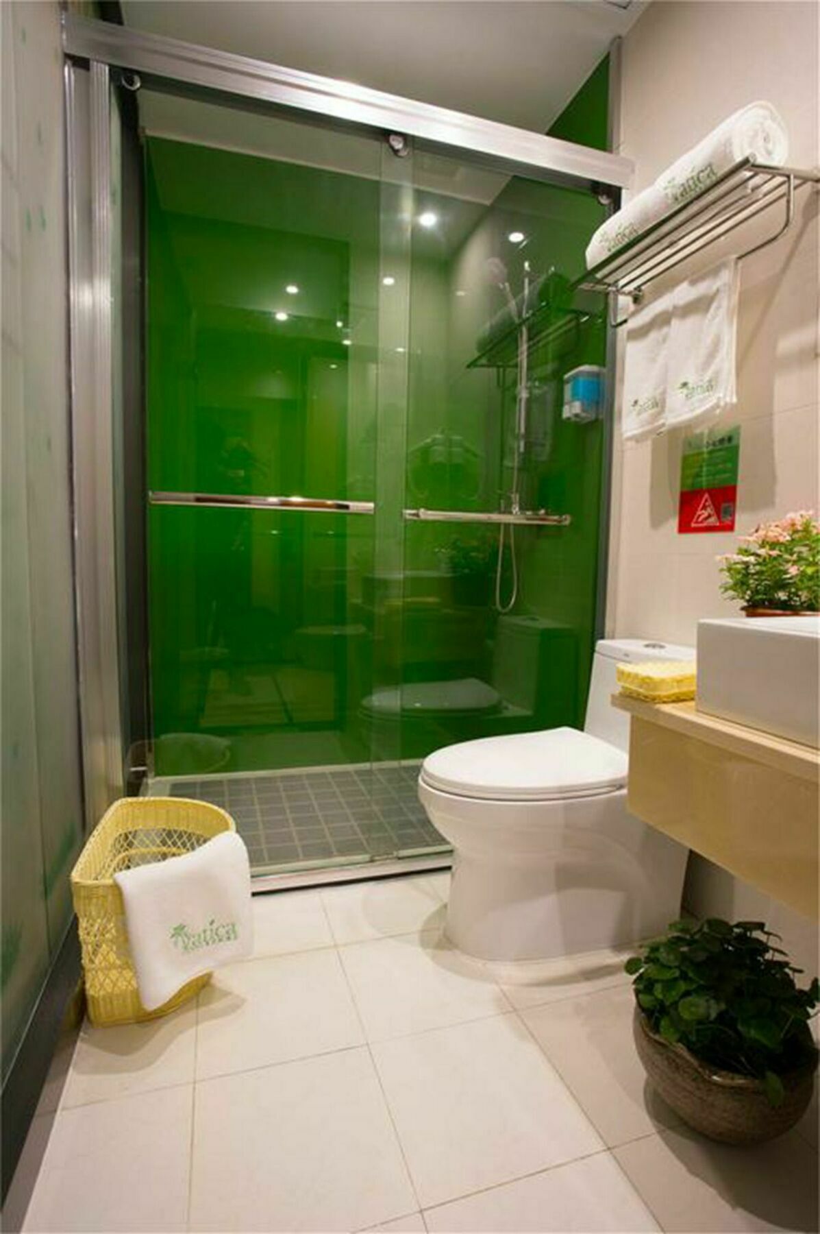 Vatica International Tourism Luoshan Road Subway Station 3* Shanghai